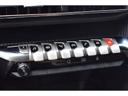 Peugeot 3008 Hybrid 180 e-EAT8 Active Pack occasion - Photo 13