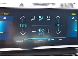 Peugeot 3008  Hybrid 180 e-EAT8 Active Pack occasion - Photo 29