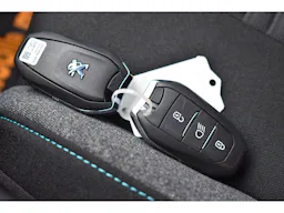 Peugeot 3008 Hybrid 180 e-EAT8 Active Pack occasion - Photo 36