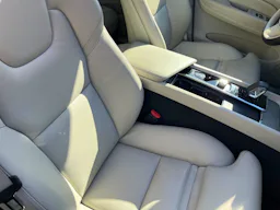 Volvo XC60 T6 AWD Hybride rechargeable 253 ch+145 ch Geartronic 8 Plus Style Chrome occasion - Photo 5
