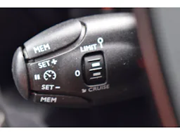 Peugeot 2008 PureTech 100 S&S BVM6 Active Pack occasion - Photo 25