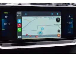 Peugeot e-2008 136 ch Roadtrip occasion - Photo 11