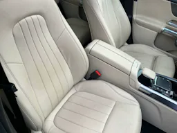 Mercedes Benz Classe GLB  GLB 200 - BV 7G-DCT  SUV - BM X247 Progressive Line PHASE 1 occasion - Photo 5