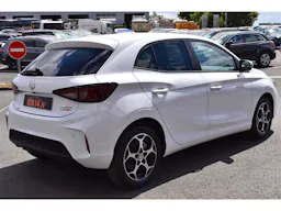 MG MG3  1.5 L Hybrid+ 195 ch Luxury occasion - Photo 2