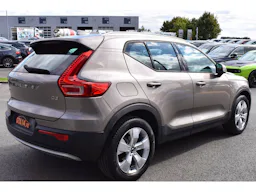 Volvo XC40 D3 AdBlue 150 ch Geartronic 8 Momentum occasion - Photo 2