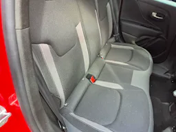 Jeep Renegade  1.3 Turbo T4 - 190 - BVA 4xe eAWD  Limited PHASE 2 occasion - Photo 4