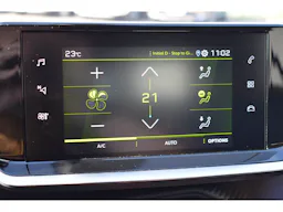 Peugeot 2008 PureTech 130 S&S EAT8 Allure Pack occasion - Photo 30