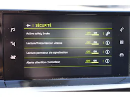 Peugeot 2008 PureTech 130 S&S EAT8 Allure Pack occasion - Photo 32