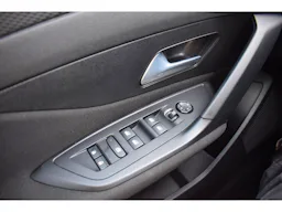Peugeot 308  1.2i Hybrid - 136 - BV e-DCS6  III 2021 BERLINE Active Pack occasion - Photo 9