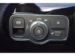 Mercedes Benz Classe A  A 180 - BV 7G-DCT  BERLINE 5P - BM 177 Business Line occasion - Photo 18