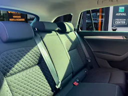 Skoda Superb  Combi 2.0 TDI SCR - 150 - BV DSG7  III COMBI BREAK Business PHASE 2 occasion - Photo 4