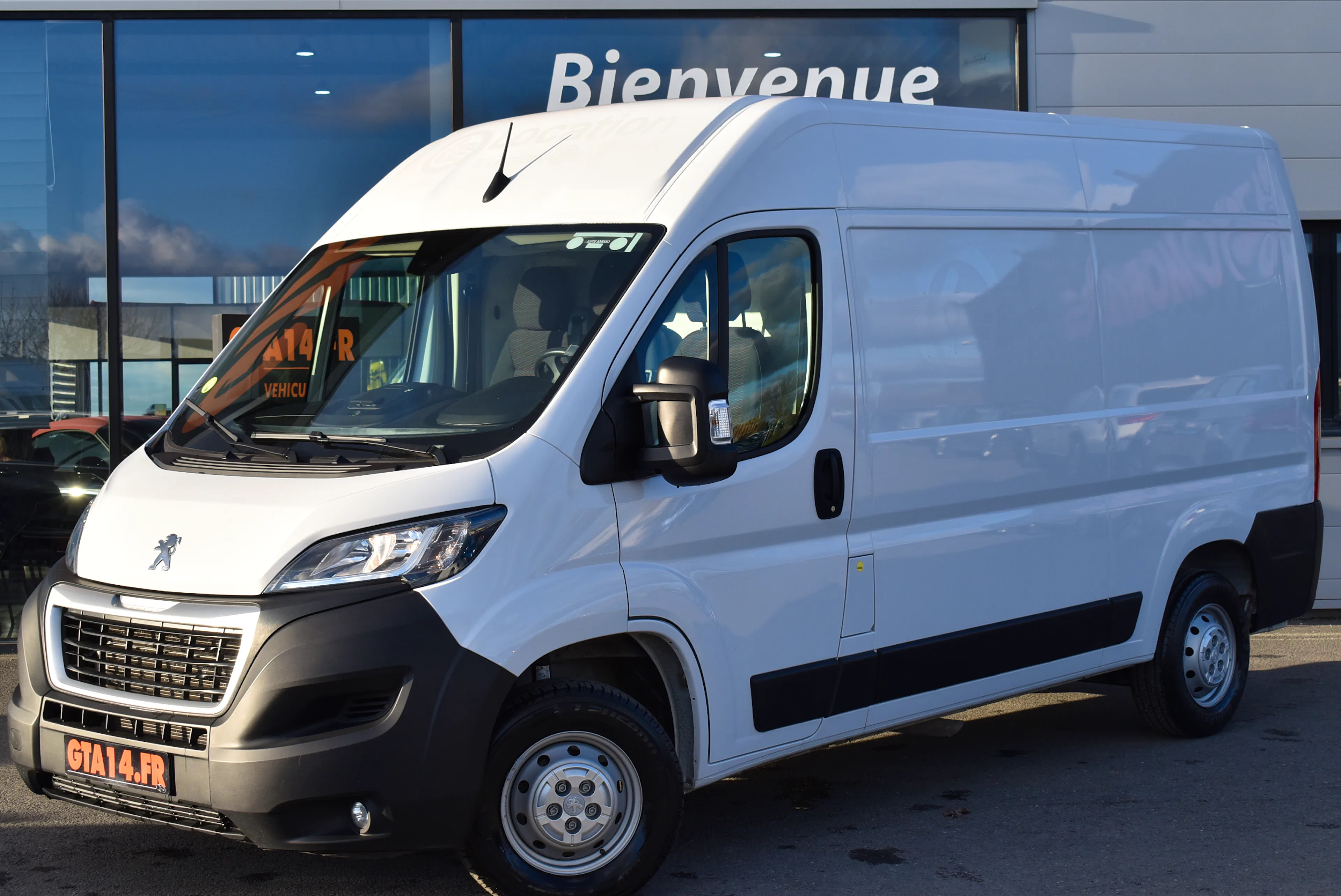 Peugeot Boxer 333 L2H2 BLUEHDI 140 S&S ASPHALT occasion