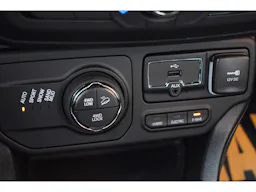 Jeep Renegade  1.3 Turbo T4 190 ch PHEV BVA6 4xe eAWD Limited occasion - Photo 28
