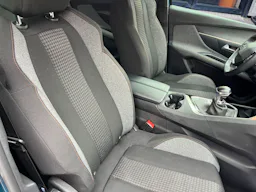 Peugeot 3008  1.2i PureTech 12V S&S - 130  II 2016 Active Pack PHASE 2 occasion - Photo 5