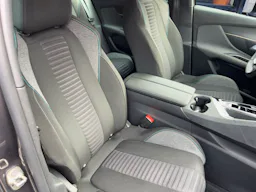 Peugeot 3008 Hybrid 136 e-DCS6 Active Pack occasion - Photo 4