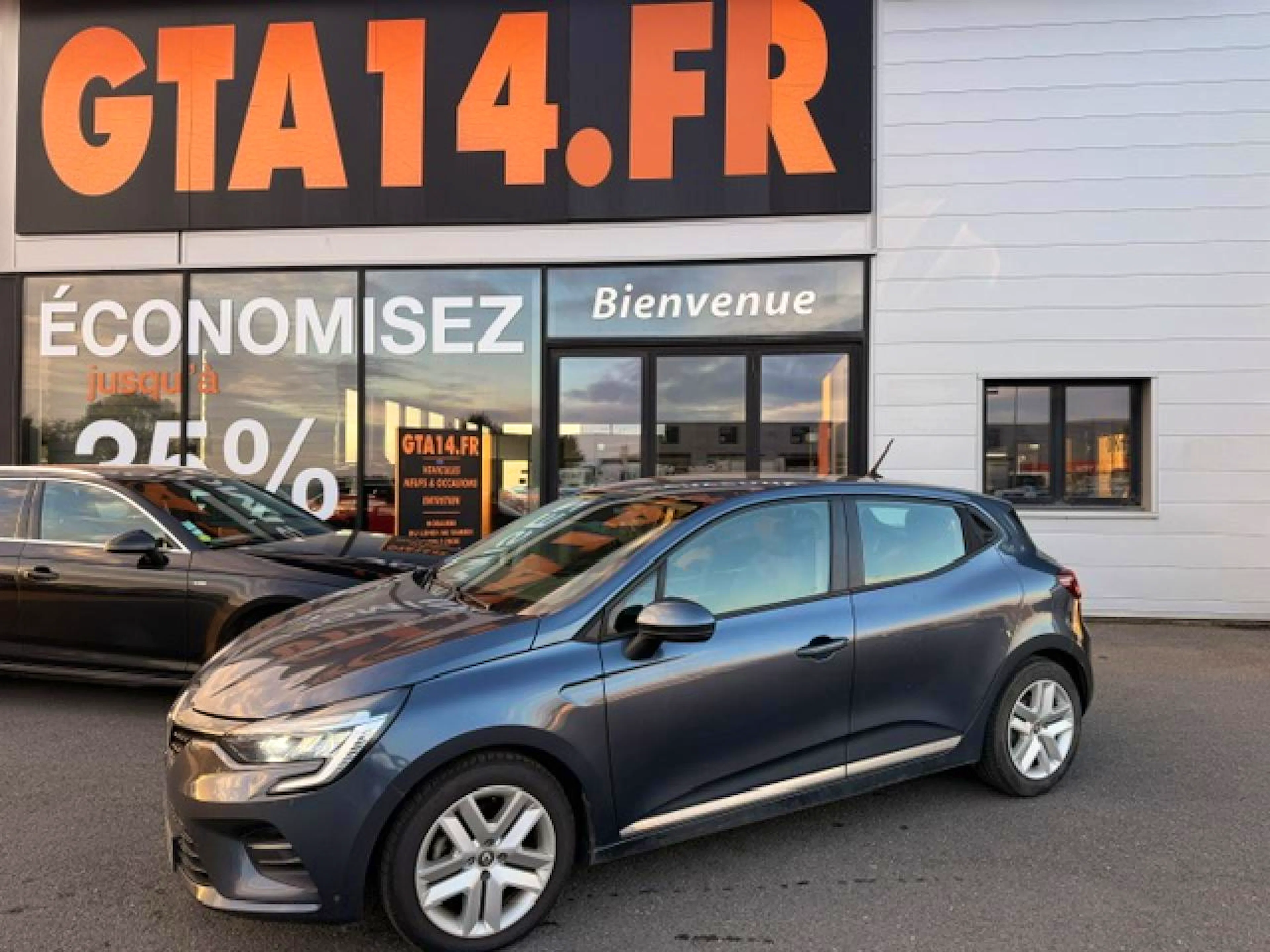 Renault Clio E-Tech 140 - 21N Business occasion
