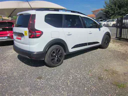 Dacia Jogger JOGGER ECOG 1.0 100CV EXPRESSION 7 PLACES occasion - Photo 3