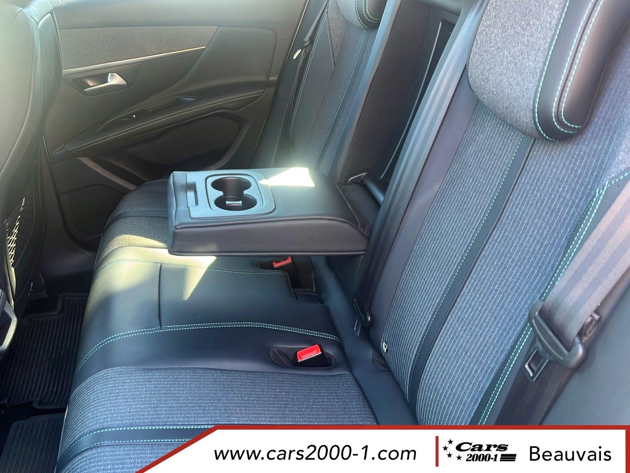 Peugeot 3008  Hybrid4 300 e-EAT8 Allure Pack occasion - Photo 17