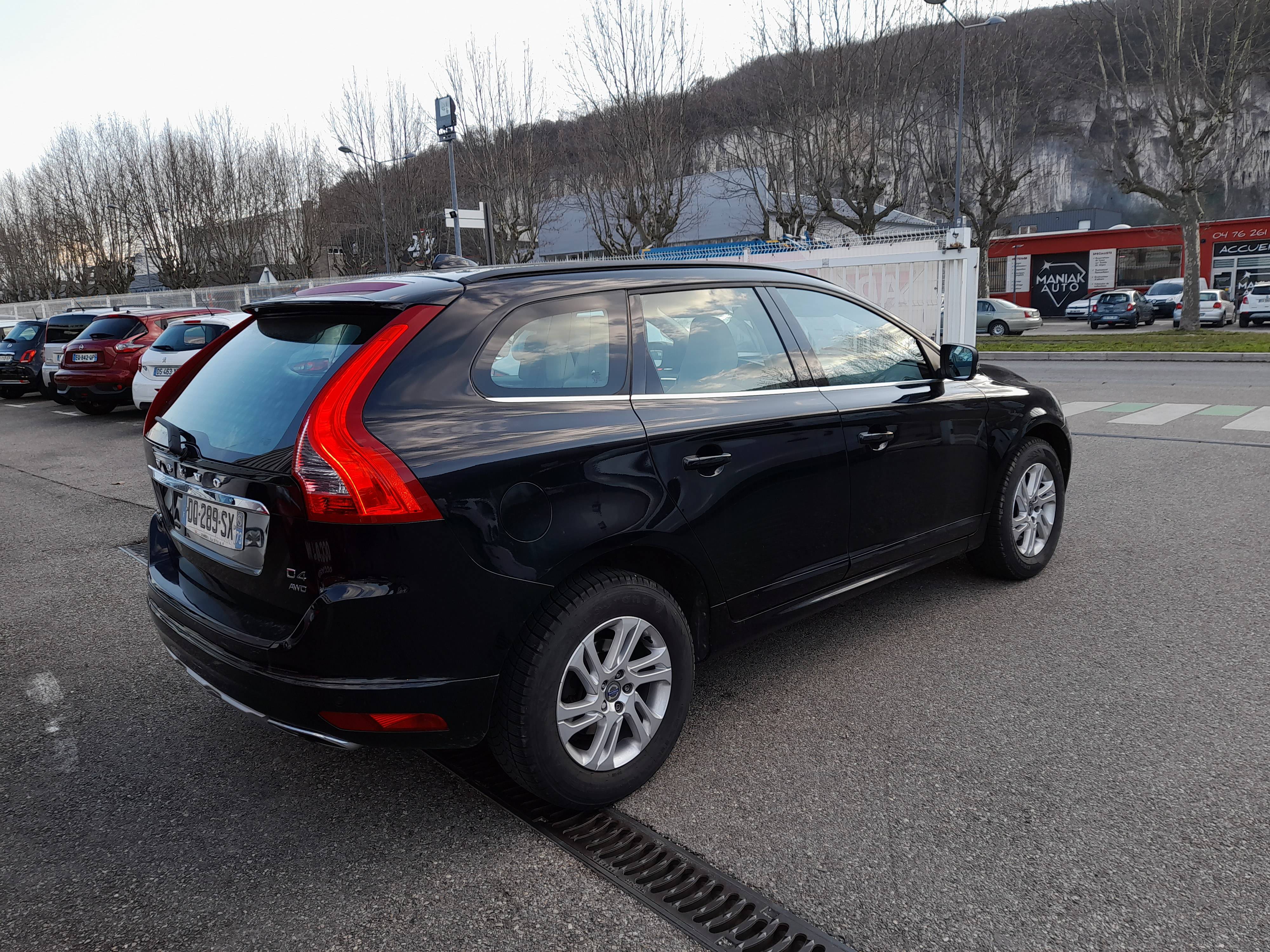 Volvo XC60  D4 181ch AWD Momentum Business occasion - Photo 4