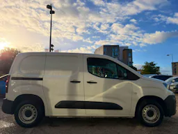 Peugeot Partner  STANDARD 650 KG PURETECH 110 S&S BVM6 PREMIUM occasion - Photo 7