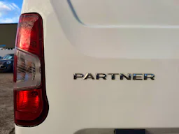 Peugeot Partner  STANDARD 650 KG PURETECH 110 S&S BVM6 PREMIUM occasion - Photo 11