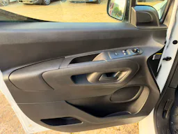 Peugeot Partner  STANDARD 650 KG PURETECH 110 S&S BVM6 PREMIUM occasion - Photo 20