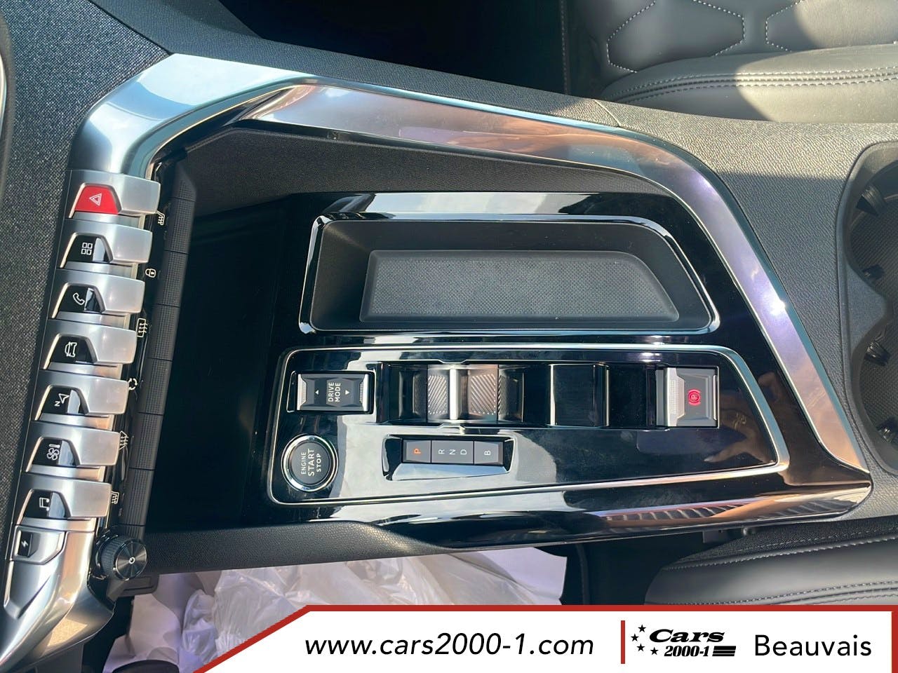Peugeot 3008  Hybrid 180 e-EAT8 Allure Pack occasion - Photo 25