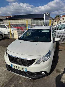Peugeot 2008  1.2 PTEC 110CV ALLURE EAT6 occasion - Photo 1