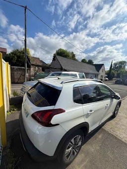 Peugeot 2008  1.2 PTEC 110CV ALLURE EAT6 occasion - Photo 2