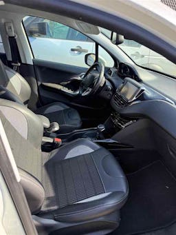 Peugeot 2008  1.2 PTEC 110CV ALLURE EAT6 occasion - Photo 4