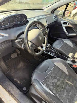 Peugeot 2008  1.2 PTEC 110CV ALLURE EAT6 occasion - Photo 6