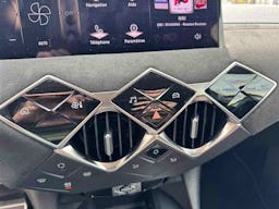 DS DS 3  DS3 CROSSBACK 1.5 BHDI 130 PERFORMANCE LINE occasion - Photo 9