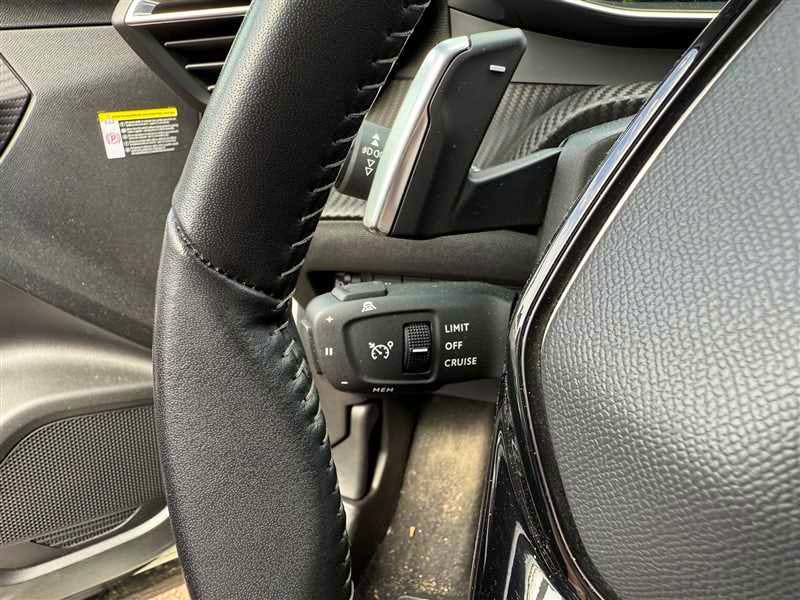Peugeot 2008  1.2 PTEC 130CV EAT8 ALLURE BUSINESS occasion - Photo 9