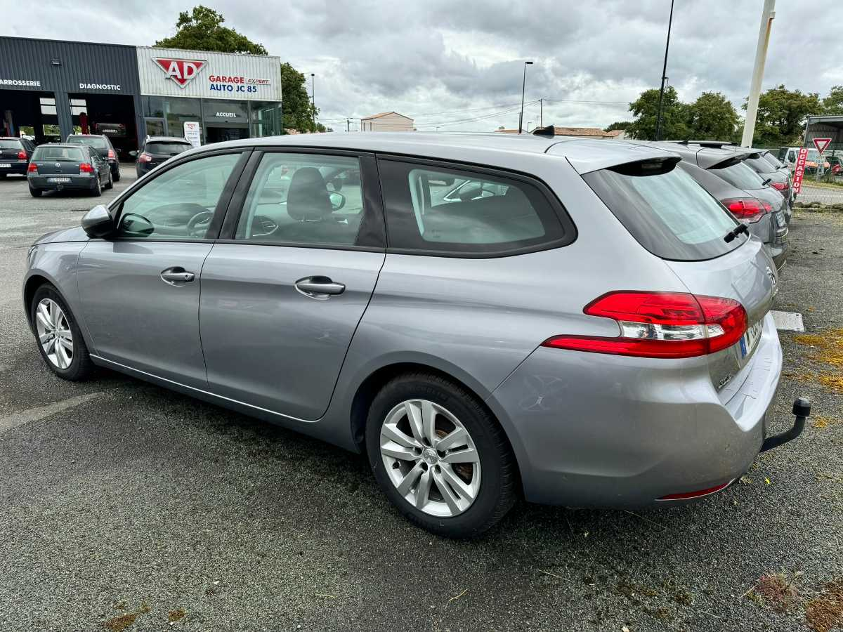 Peugeot 308 SW  BLUEHDI 130 ACTIVE + occasion - Photo 4