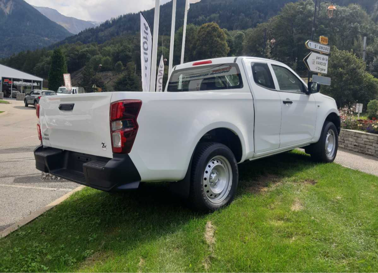 Isuzu D-Max  1.9 4X4 SPACE CAB N60 B MT VENTI- EDITION occasion - Photo 9