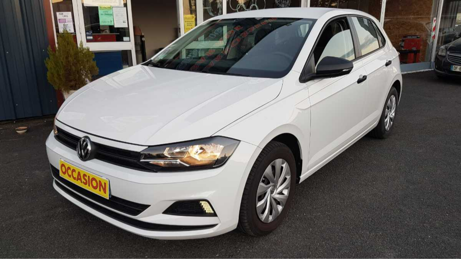 Volkswagen Polo  VI  1.0 MPI TRENDLINE occasion - Photo 2