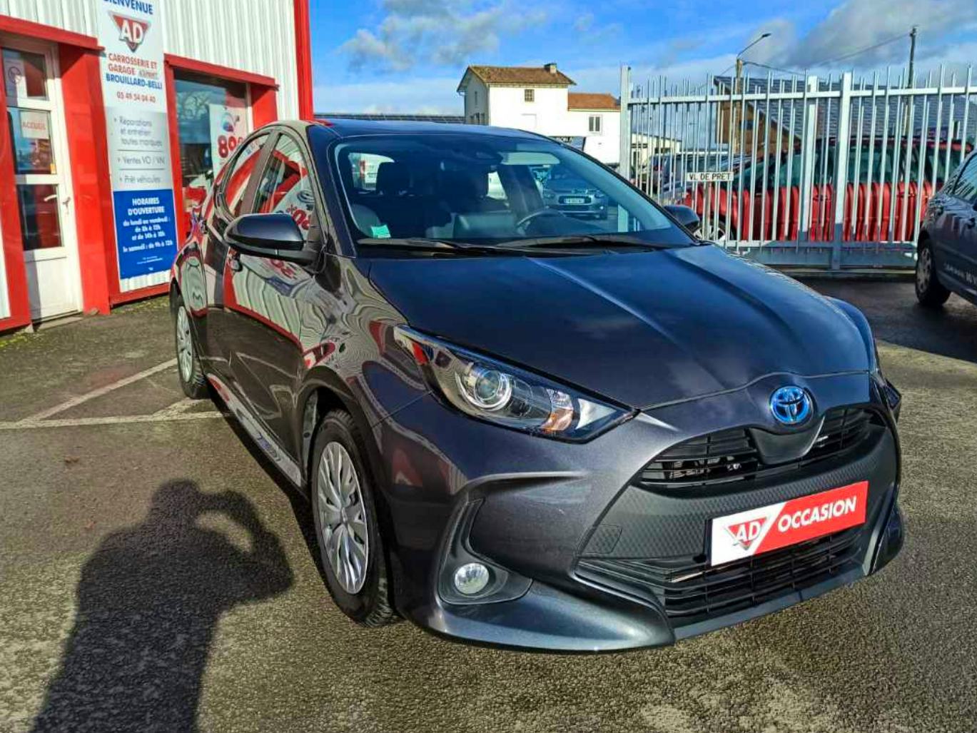 Toyota Yaris HYBRID 116H - BV E-CVT (MY22) DYNAMIC BUSINESS PRO occasion