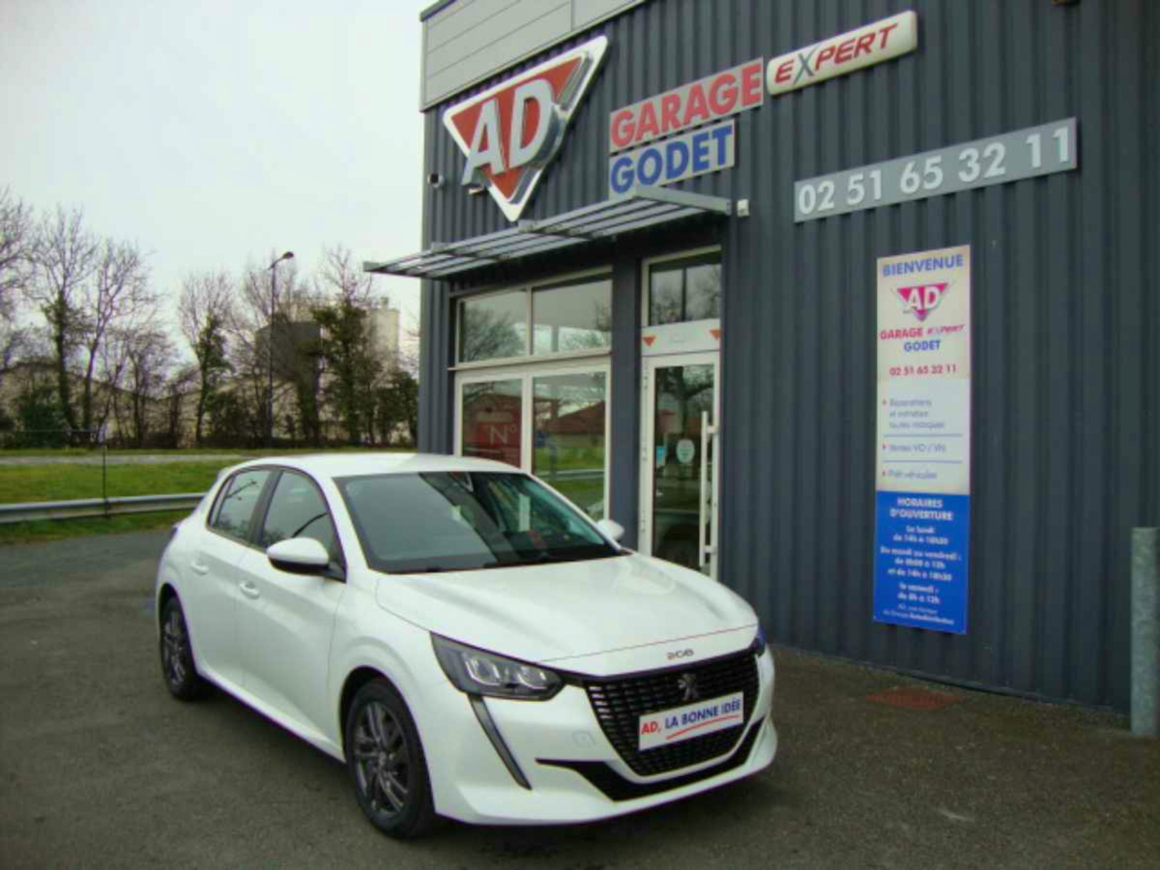 Peugeot 208 ACTIVE PACK PURETECH 110CV EAT8 occasion