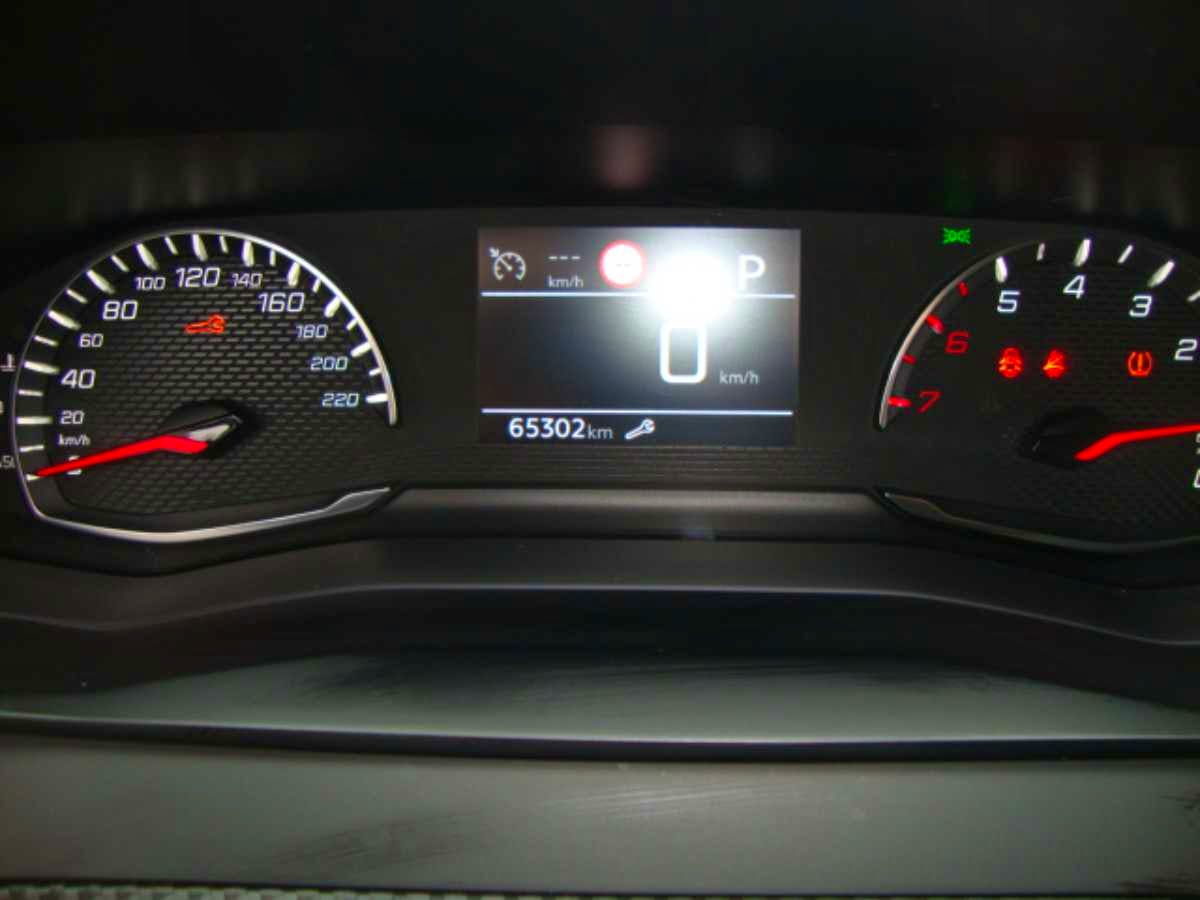 Peugeot 208  ACTIVE PACK PURETECH 110CV EAT8 occasion - Photo 12