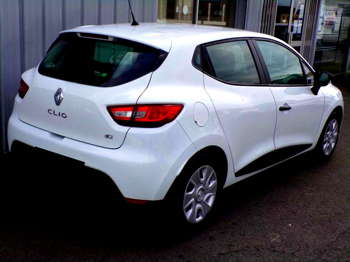 Renault Clio  1.5 DCI 75 AIR SOCIETE 2Places Tva RECUP 4990HT occasion - Photo 3
