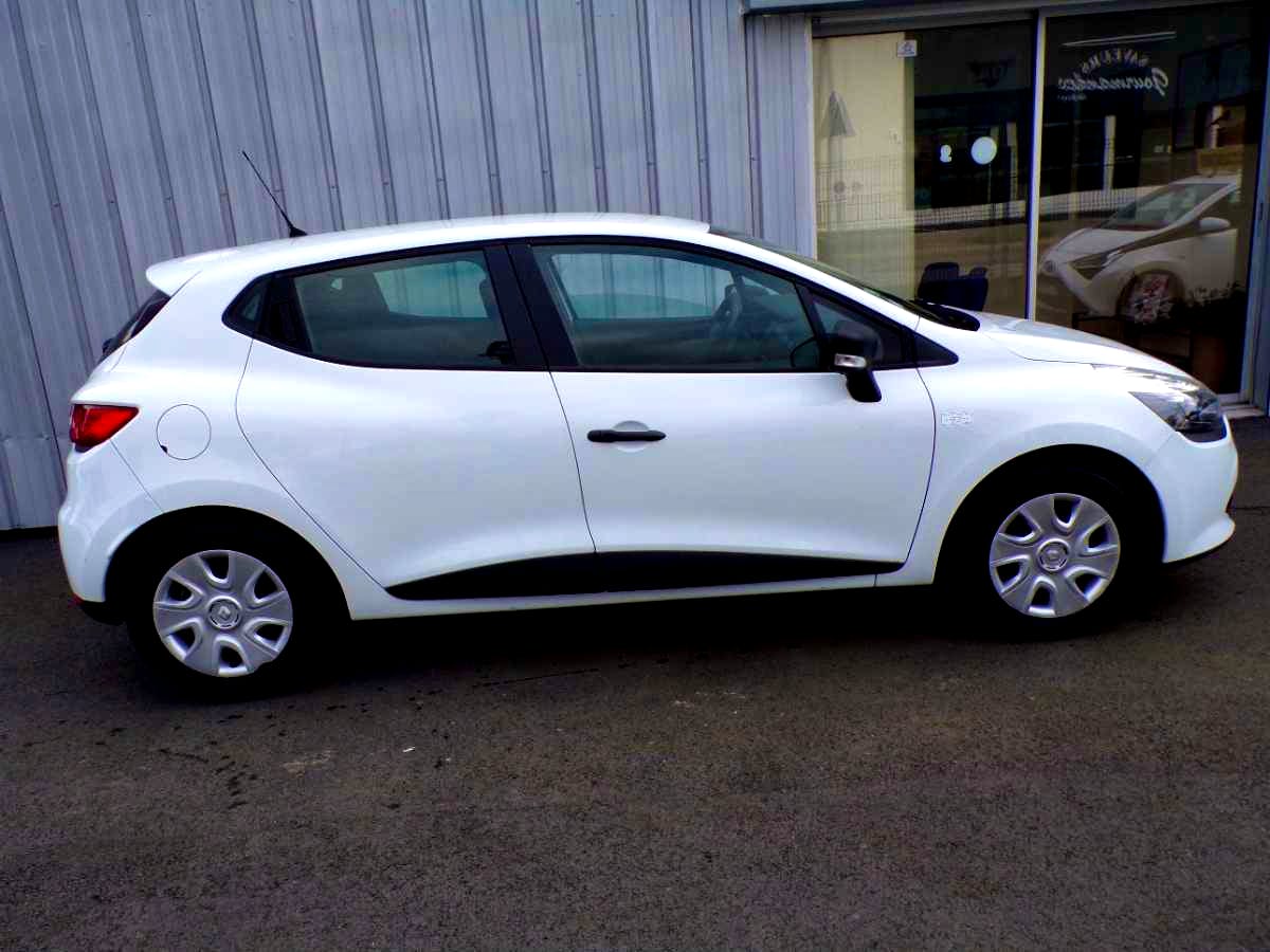 Renault Clio  1.5 DCI 75 AIR SOCIETE 2Places Tva RECUP 4990HT occasion - Photo 9