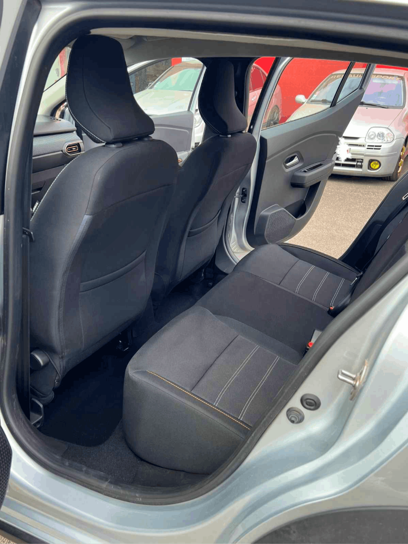 Dacia Sandero  EXPRESSION + occasion - Photo 9