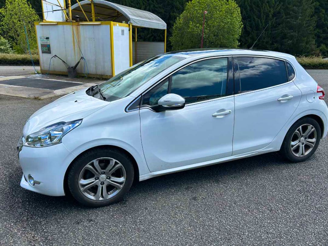 Peugeot 208  1.6 HDI occasion - Photo 1