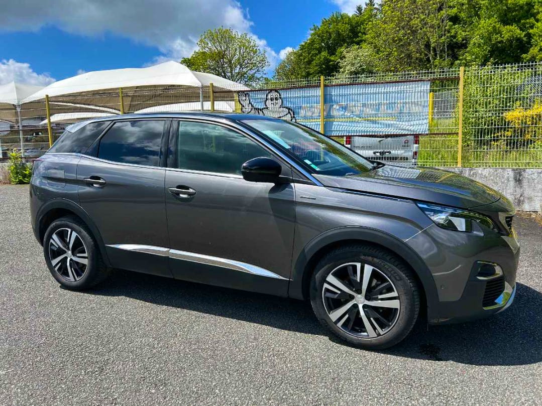 Peugeot 3008  1.5 BHDI occasion - Photo 2