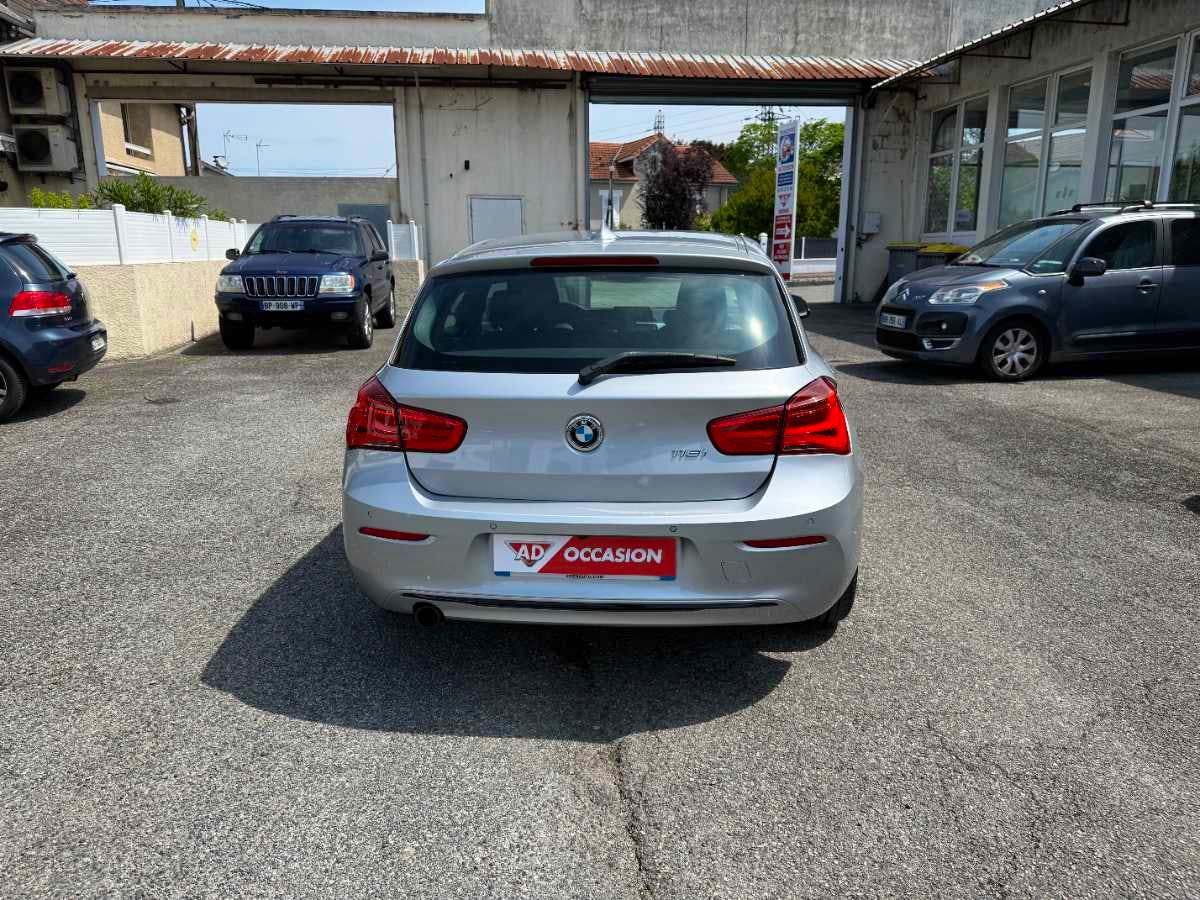 BMW Série 1  Sport Line BA8 3Portes occasion - Photo 5