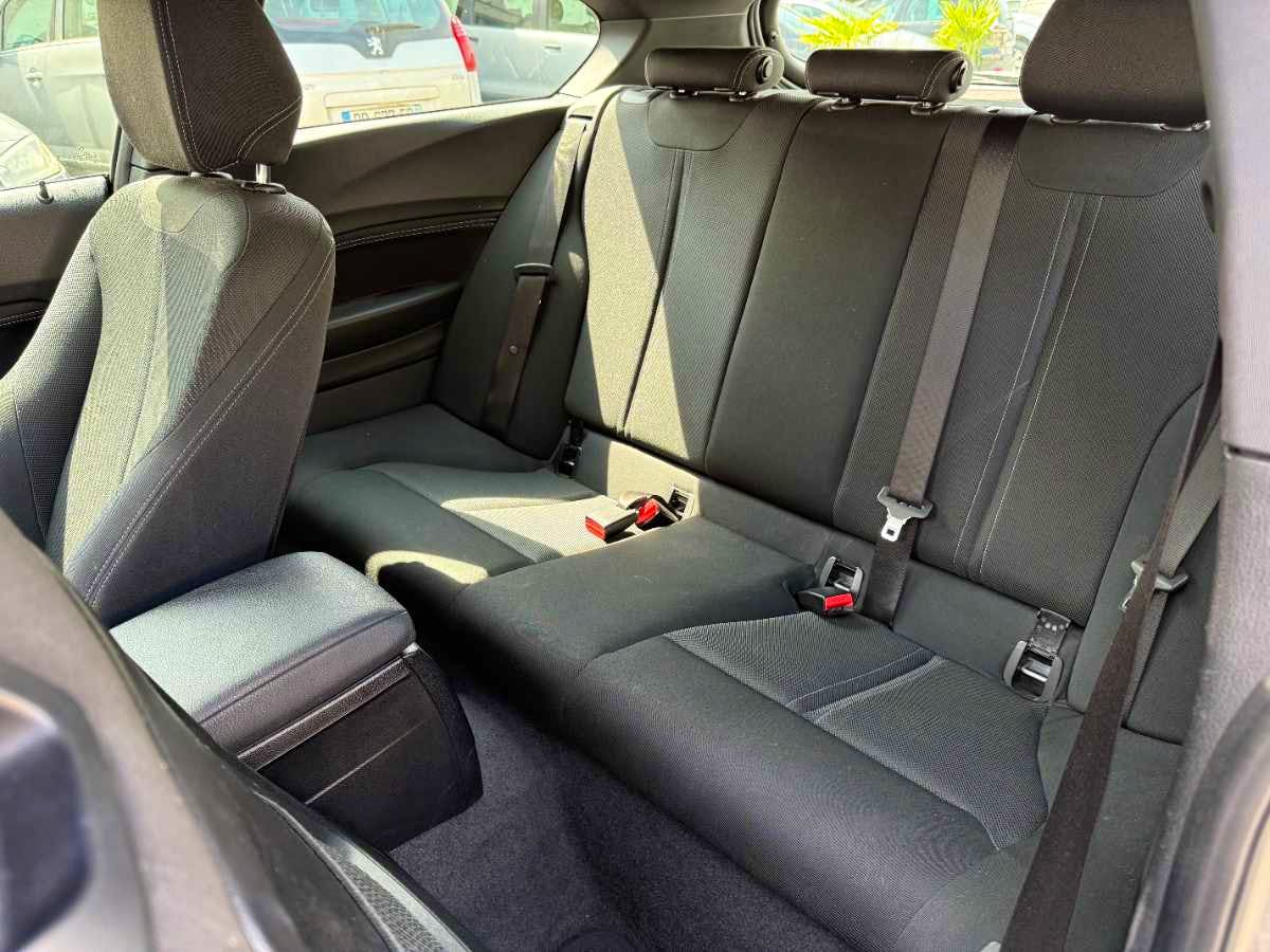BMW Série 1  Sport Line BA8 3Portes occasion - Photo 9