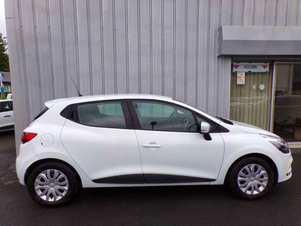 Renault Clio  1.5 DCI 75 CH GPS -5 PLACES occasion - Photo 10