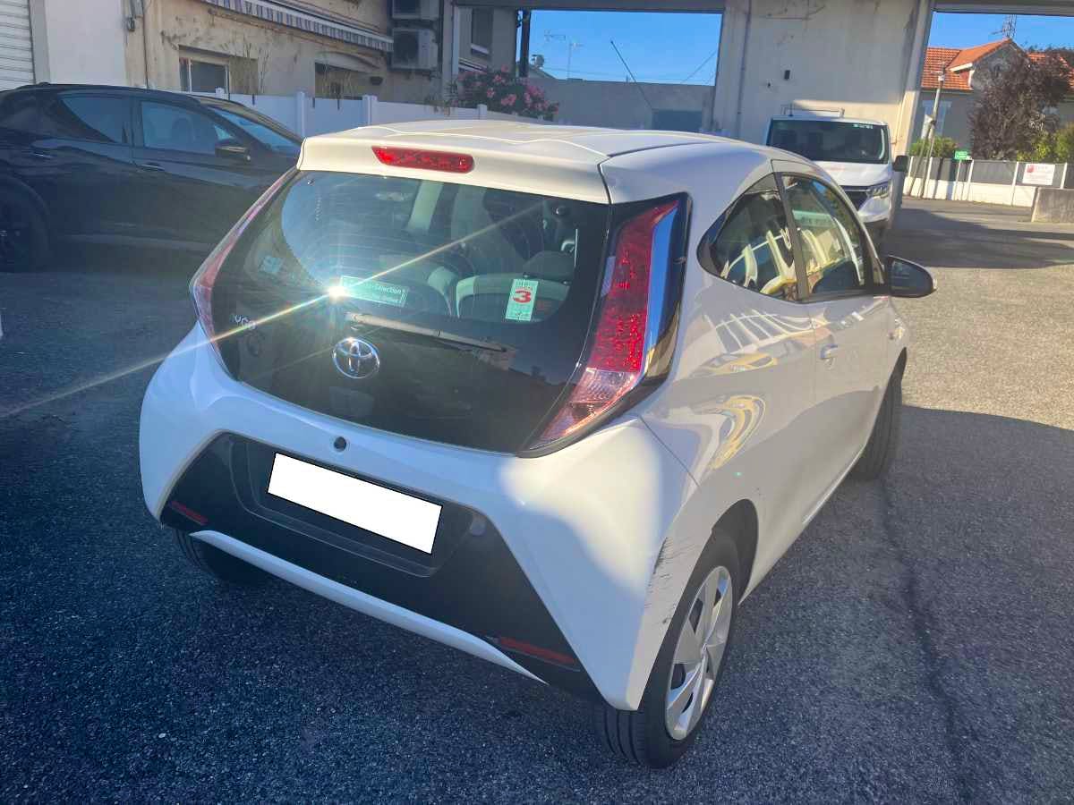 Toyota Aygo  1.0 VVT-i X Shift- X Play 3Ptes occasion - Photo 4