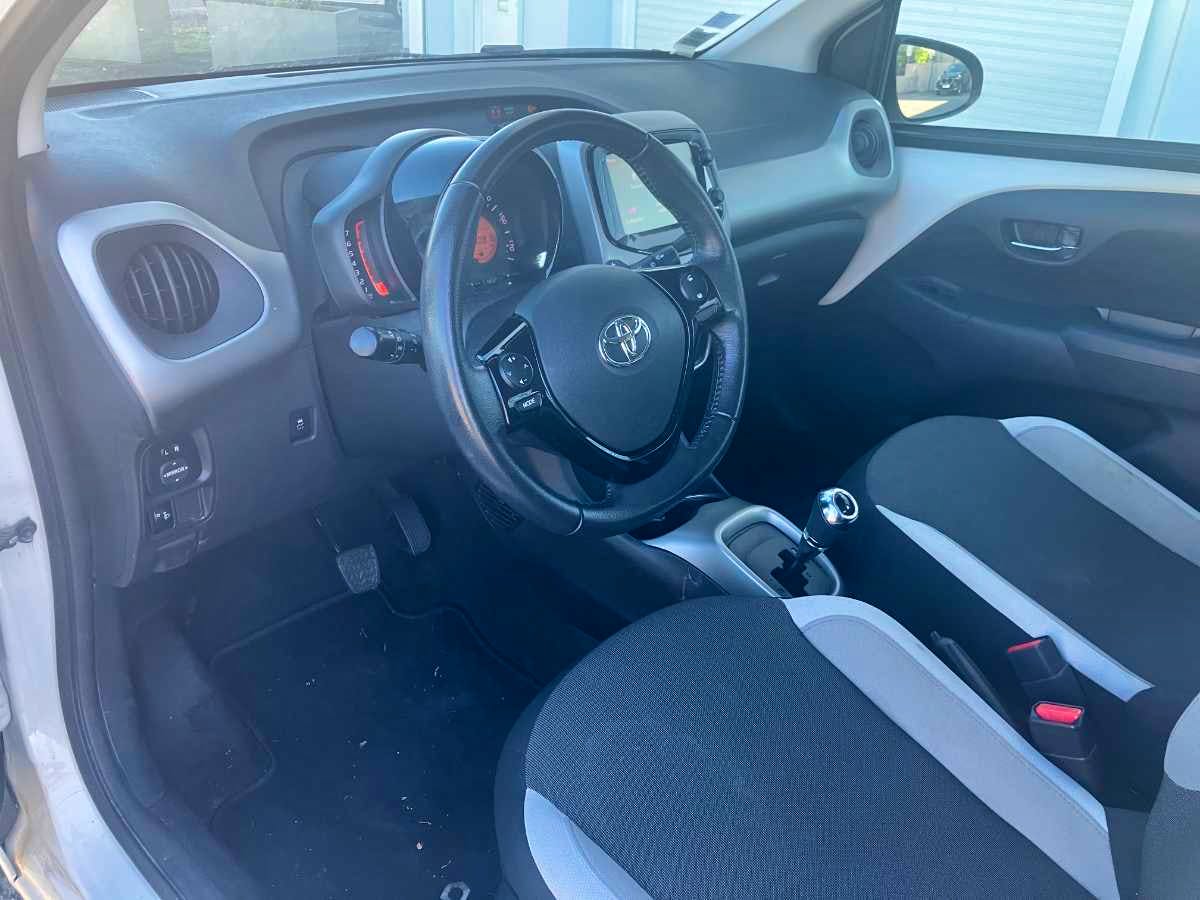 Toyota Aygo  1.0 VVT-i X Shift- X Play 3Ptes occasion - Photo 7