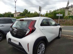 Toyota Aygo  TOYOTA AYGO X DYNAMIC 1.0 VVTI 72 CV occasion - Photo 4